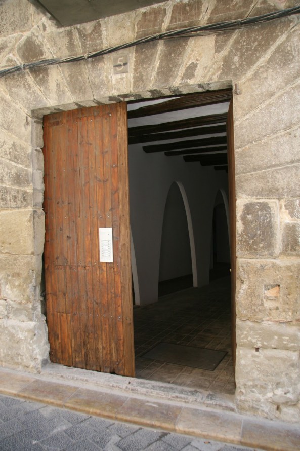 Casa Oliván, Graus. Puerta